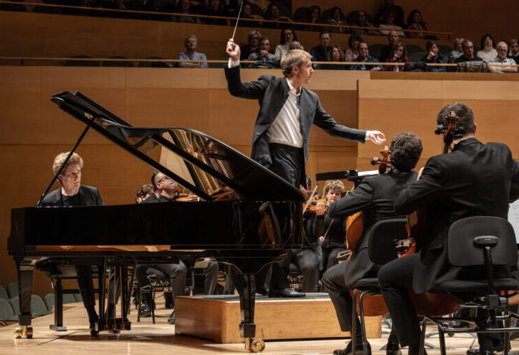 lisiecki petrenko.May Zircus LAuditori