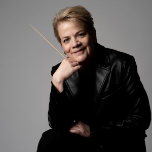 La Philharmonia Orchestra de Londres, con Marin Alsop y María Dueñas, inaugura el Festival de Música de Canarias