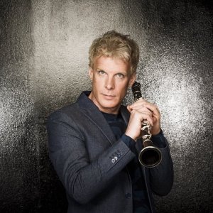 Martin Fröst, en su doble faceta como clarinetista y director, esta semana con la Sinfónica de Tenerife