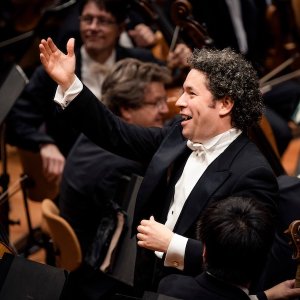 Gustavo Dudamel dirigirá una 'Segunda' de Mahler solidaria a favor de los afectados por la dana